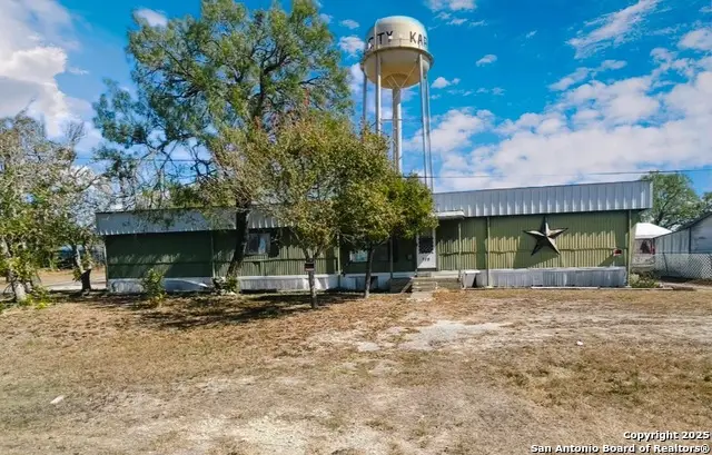 718 Loop 17, Karnes City, TX 78118 - Image #2