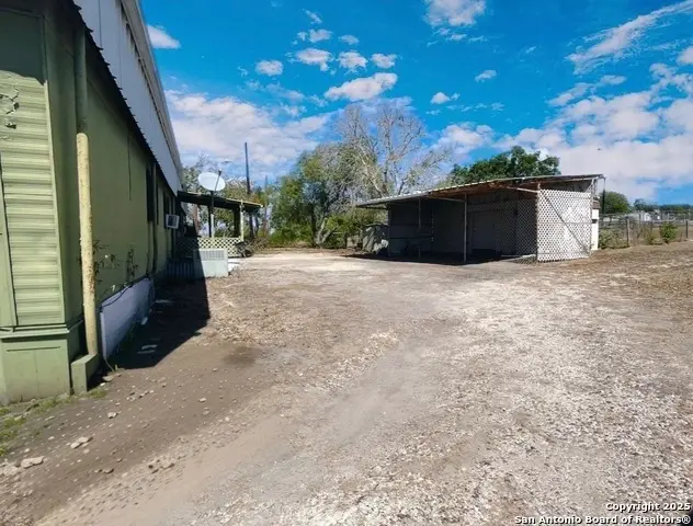 718 Loop 17, Karnes City, TX 78118 - Image #3