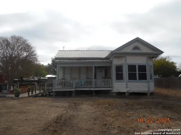 1212 Magnolia, Jourdanton, TX 78026