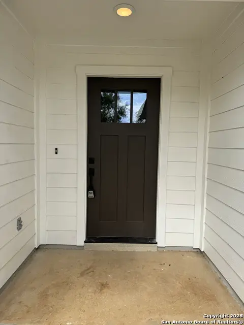 913 Olive St, Jourdanton, TX 78026 - Image #2