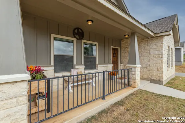752 Crestview, Floresville, TX 78114 - Image #2