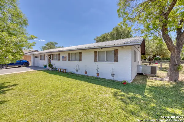 317 Studer Cr, Uvalde, TX 78801