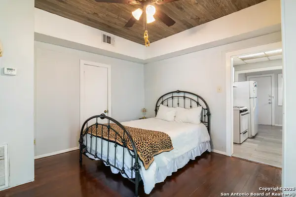 814 W Magnolia, San Antonio, TX 78212