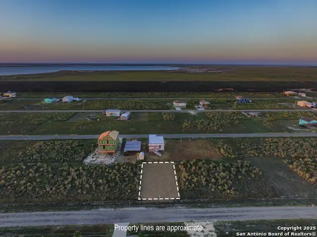 290 West Live Oak Ln, Rockport, TX 78382 - Image #2