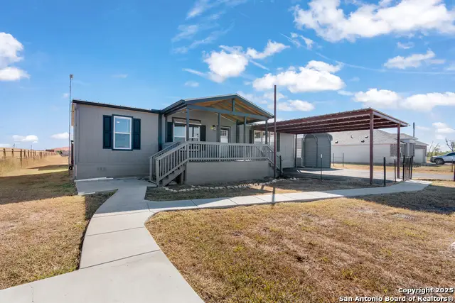 269 W Medina Verde, Natalia, TX 78059 - Image #1