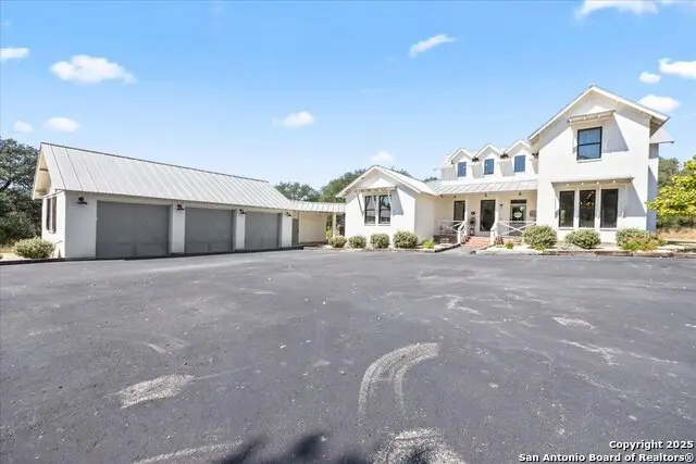 205 Longwood Dr., New Braunfels, TX 78132 - Image #1