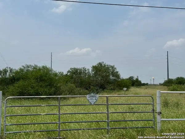 2550 Interstate 35, Cotulla, TX 78014