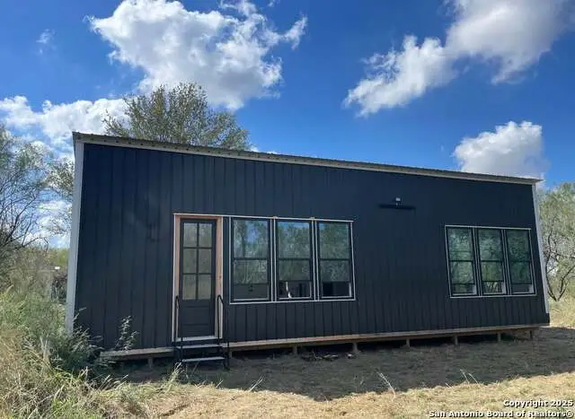 558 County Road 7713, Devine, TX 78016 - Image #2