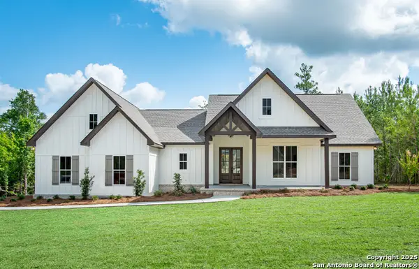 107 Cr 2638, Devine, TX 78016