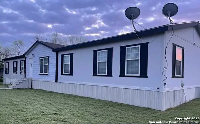 202 S 10th, Christine, TX 78012 - Image #1