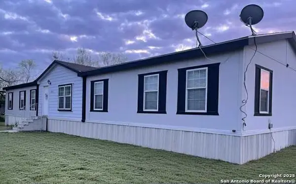 202 S 10th, Christine, TX 78012