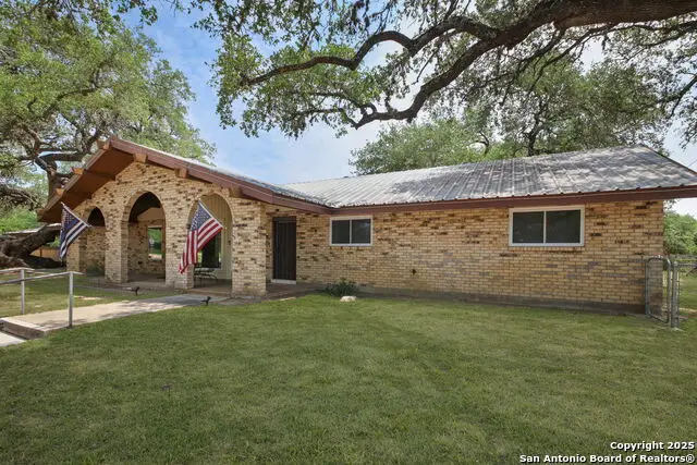 102 Southgate, Pleasanton, TX 78064 - Image #2