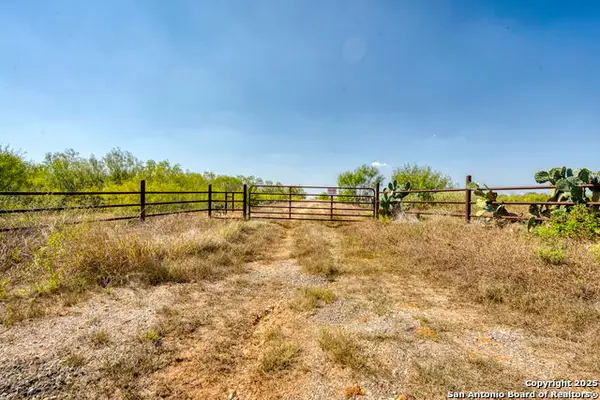 3530 E Cr 331, Jourdanton, TX 78026