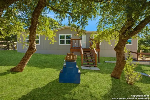 219 Private Road 1523, Bandera, TX 78003