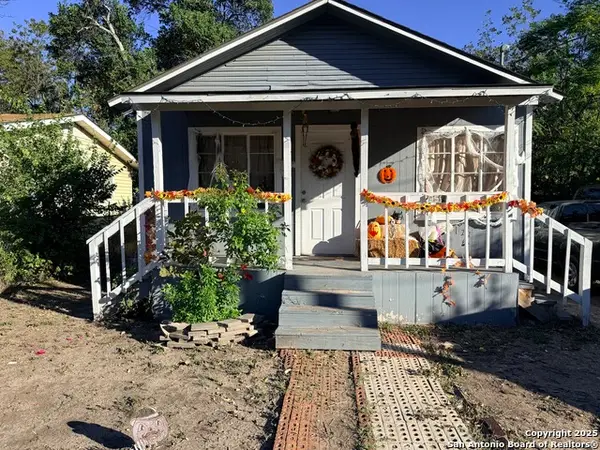 957 Crystal, San Antonio, TX 78211