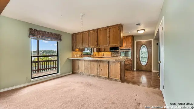 642 Lakebreeze, Canyon Lake, TX 78133 - Image #2