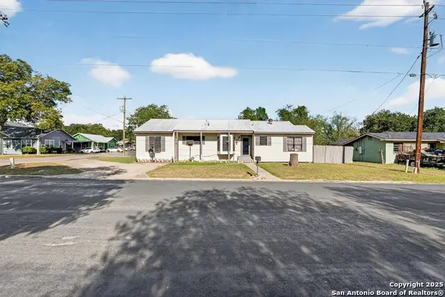 808 N Adams, Beeville, TX 78102 - Image #1