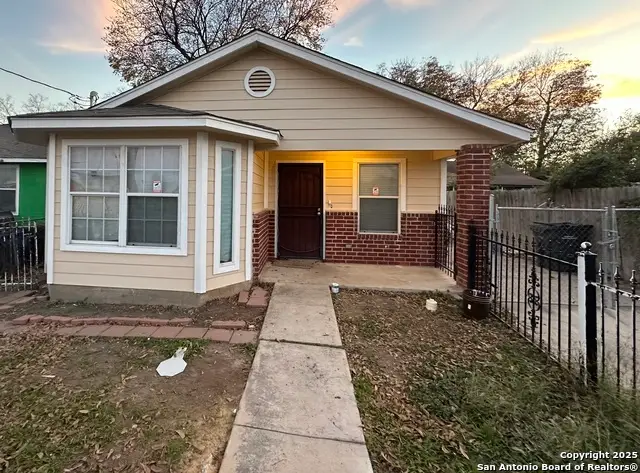 2220 S Laredo St, San Antonio, TX 78207 - Image #1