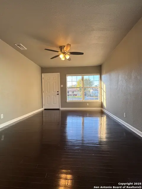 219 E Vestal Pl, San Antonio, TX 78221 - Image #3