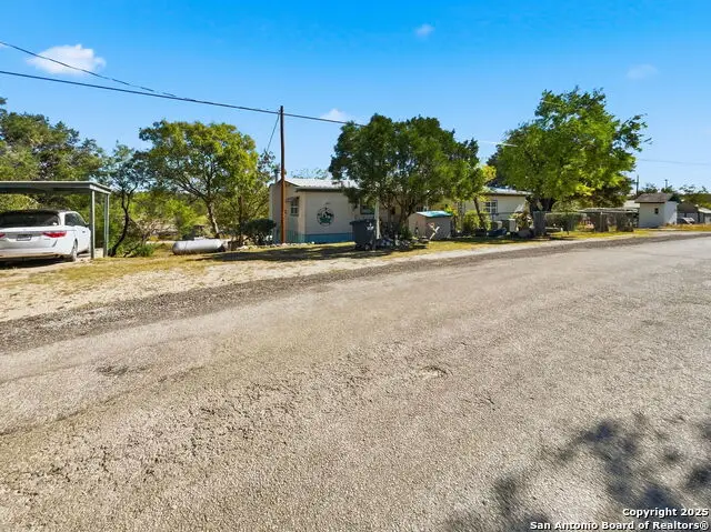 1000 Lakeshore, Bandera, TX 78003 - Image #3