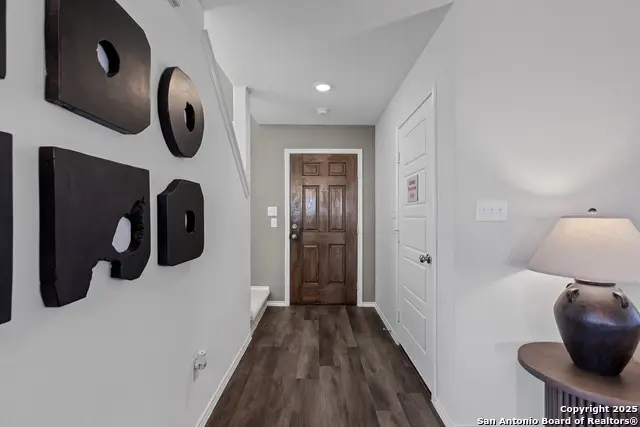 927 Bluegrass Point, New Braunfels, TX 78130 - Image #2