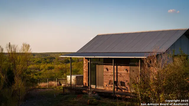 514 County Road 669, Devine, TX 78016 - Image #2