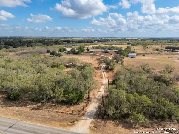 2425 Elm Creek, Seguin, TX 78155