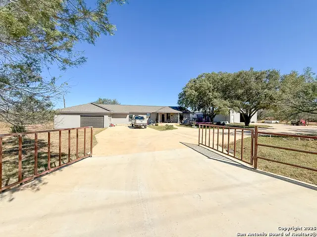 200 Pr 6631, Devine, TX 78016 - Image #2