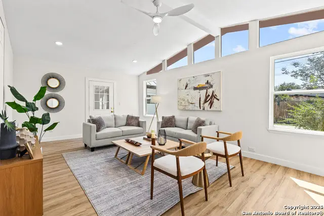 534 Brightwood Pl, San Antonio, TX 78209 - Image #2