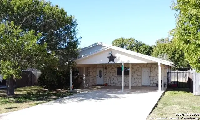 1408 33rd Street, Hondo, TX 78861 - Image #1