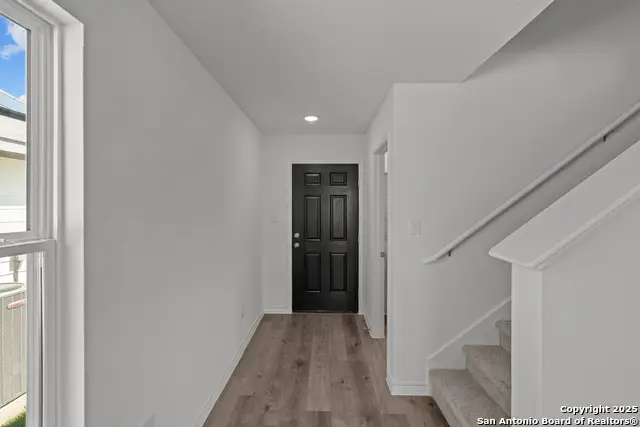 316 Lazyglade Ln, Seguin, TX 78155 - Image #2