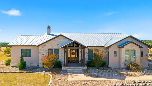 601 Garrison Rd, Fredericksburg, TX 78624 - Image #1