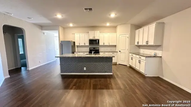 8211 Falcon, Converse, TX 78109 - Image #2