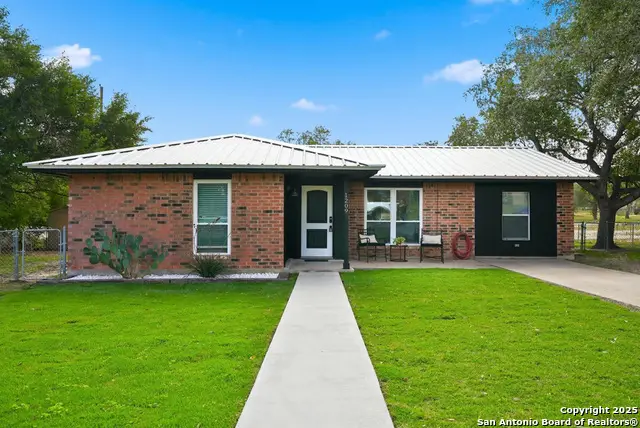 1209 Terry St, George West, TX 78022 - #1