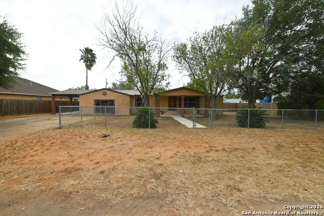 42 Mobile Rd, Cotulla, TX 78014 - Image #1