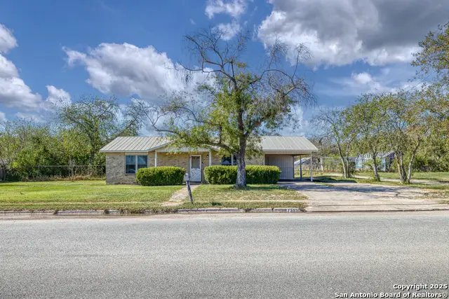 733 N Camp, Uvalde, TX 78801 - Image #1
