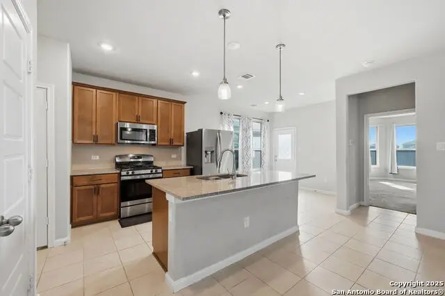 9102 Devils River, Converse, TX 78109 - Image #2