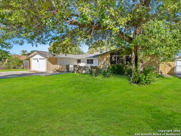 5003 Round Table, Windcrest, TX 78218