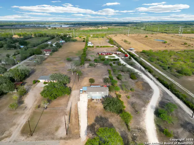 3233 County Road 426, Beeville, TX 78102 - Image #3