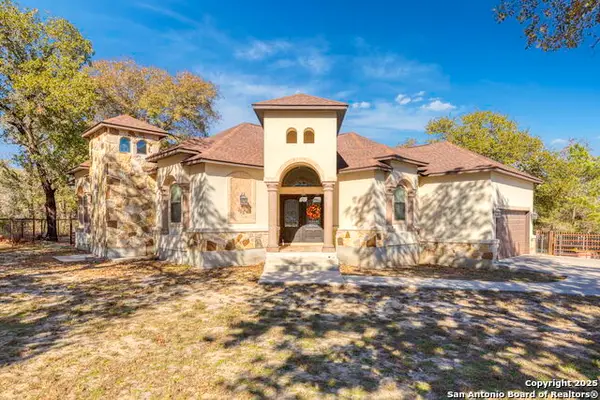 105 Saddle Up Circle, La Vernia, TX 78121