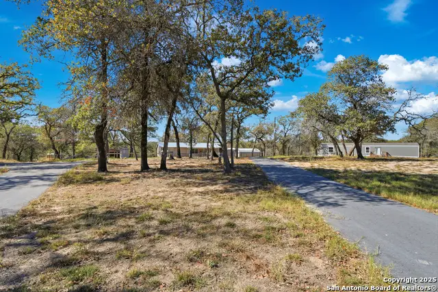 142 Lost Springs, Floresville, TX 78114 - Image #3