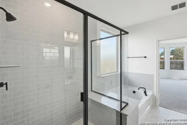 1417 Hallettsville, San Antonio, TX 78253 - Image #3