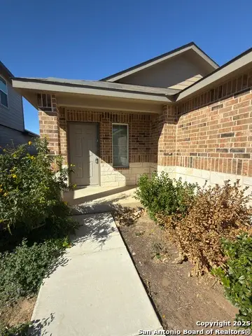 156 Middle Green, Floresville, TX 78114 - Image #2