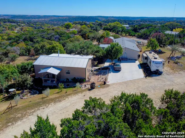 125 Valencia, Kerrville, TX 78028 - Image #2