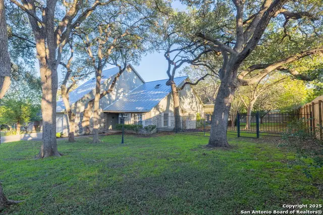 106 E Tanglewood, New Braunfels, TX 78130 - Image #2