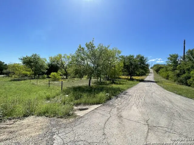 639 County Road 4614, Castroville, TX 78009 - Image #2