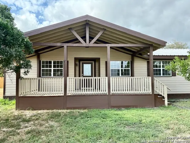 305 Youst, Beeville, TX 78102 - Image #2