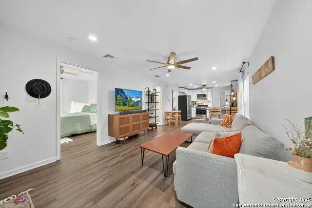 108 Ewald St, San Antonio, TX 78212 - Image #2