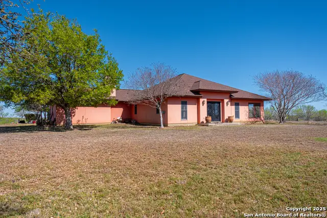 2148 County Road 220, Floresville, TX 78114 - Image #3