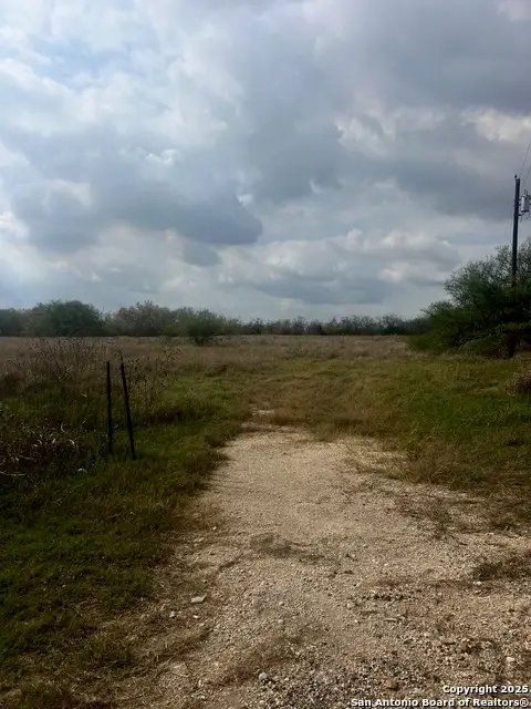 500 S Nixon Ave, Nixon, TX 78140 - Image #1